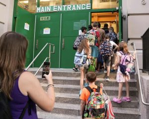 New York bans AI use for children until high school